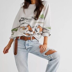 Daydreamer Graphic Horse Sweater - Cream